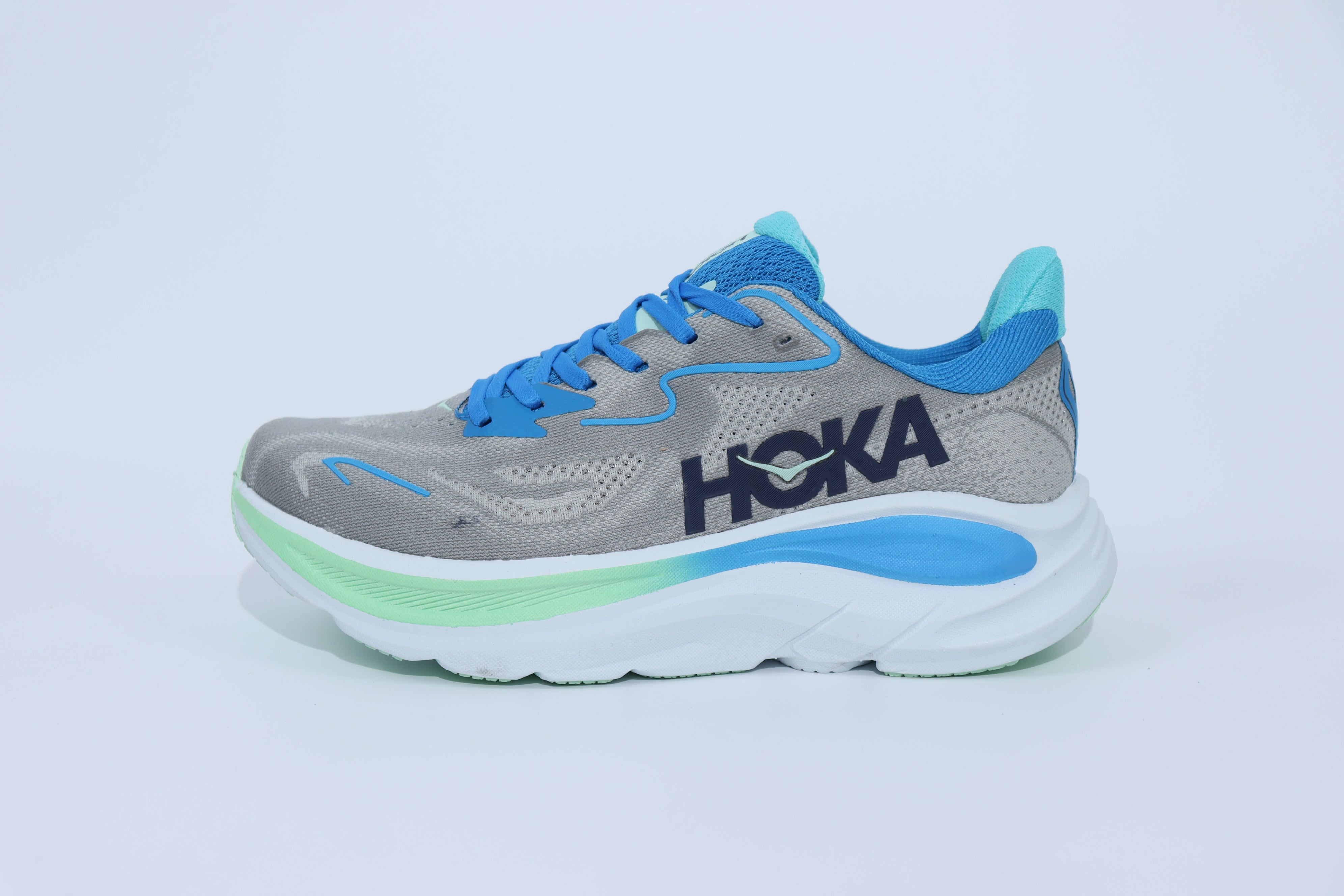 AeroStride 10 Running Shoes
