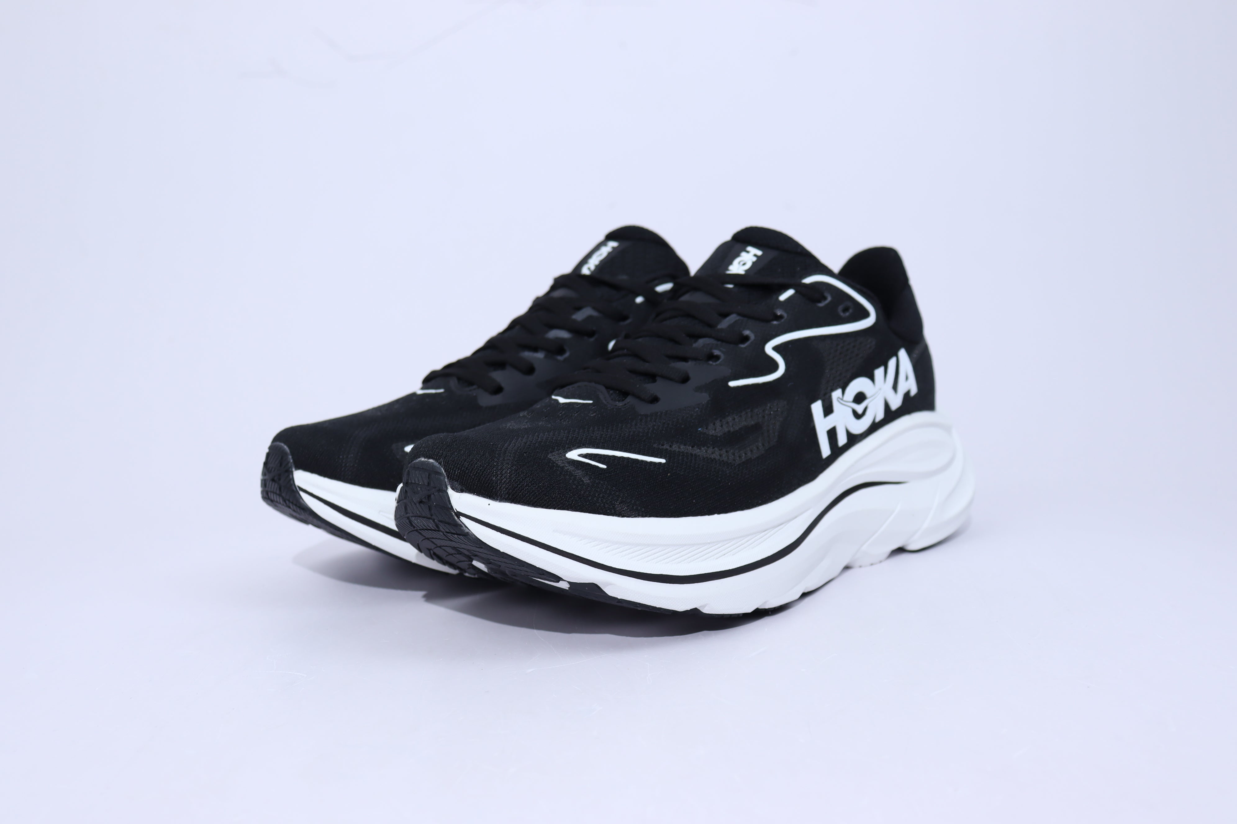 AeroStride 10 Running Shoes